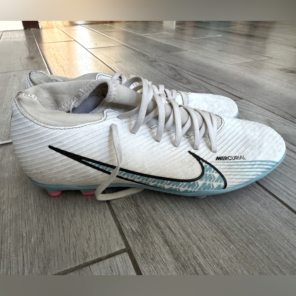 Mens Football/Soccer shoes sz 8